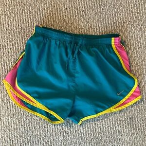 NIKE ATHLETIC SHORTS